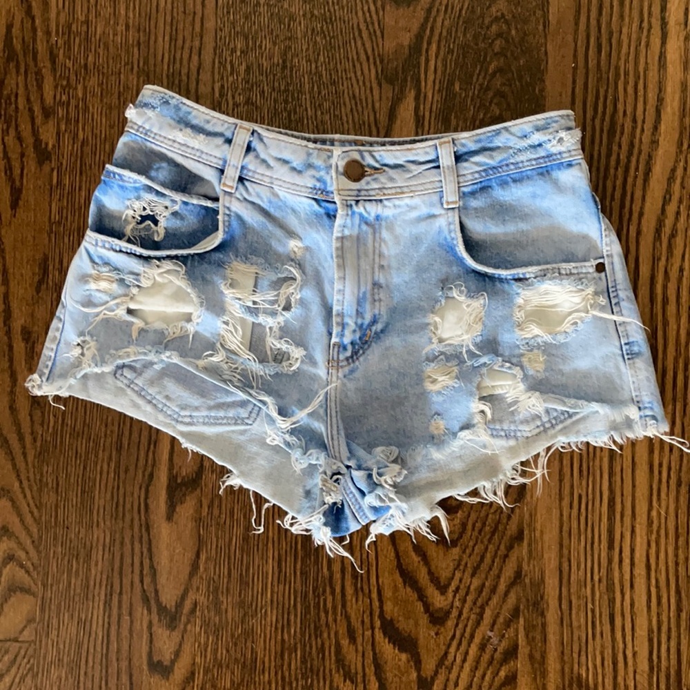 Zara size 4 distressed jean shorts